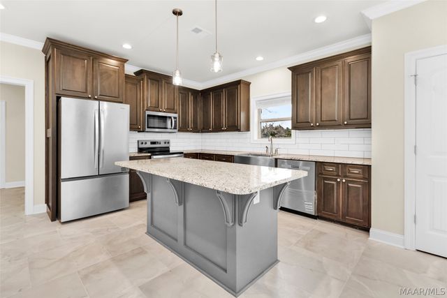 868 Brookwood Drive, Wetumpka, AL 36093