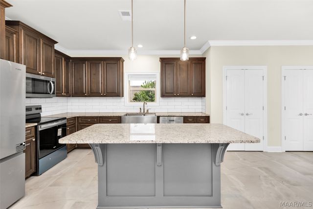 868 Brookwood Drive, Wetumpka, AL 36093