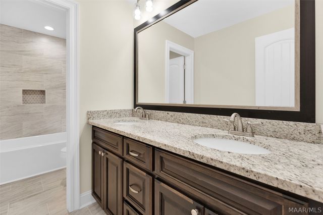 868 Brookwood Drive, Wetumpka, AL 36093