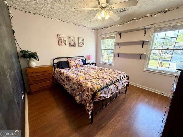 926 W Mill Trace NW, Kennesaw, GA 30152