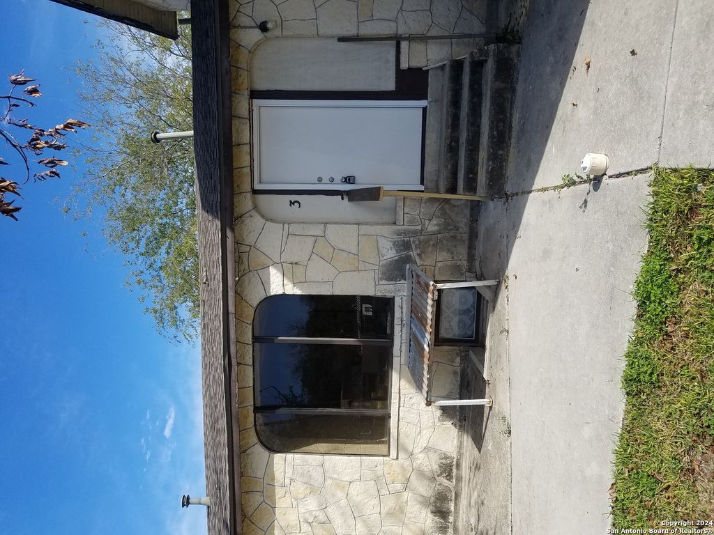600 Monticello Ct Apt 3, San Antonio, TX 78223