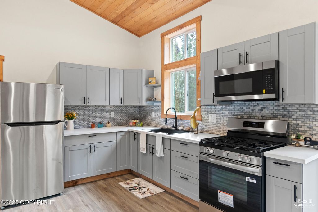 37020 Scout Lake Loop Road, Sterling, AK 99672