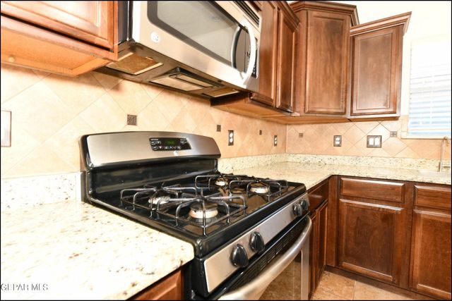 14309 S CAVE Avenue, El Paso, TX 79938