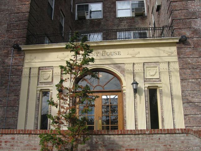 623 Central ave 306, Cedarhurst, NY 11516