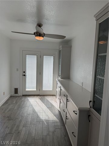 8113 Spanish Peak Avenue, Las Vegas, NV 89128