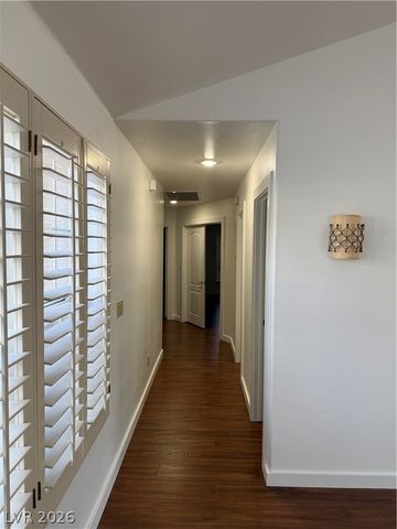 8113 Spanish Peak Avenue, Las Vegas, NV 89128