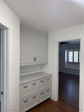 8113 Spanish Peak Avenue, Las Vegas, NV 89128