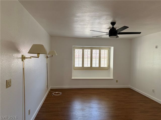 8113 Spanish Peak Avenue, Las Vegas, NV 89128