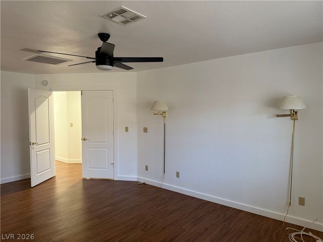 8113 Spanish Peak Avenue, Las Vegas, NV 89128