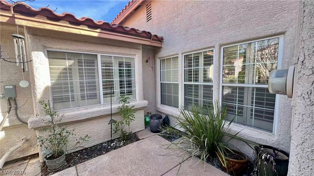 8113 Spanish Peak Avenue, Las Vegas, NV 89128