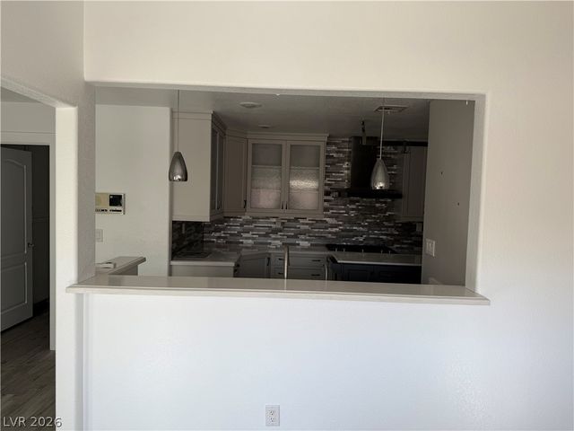 8113 Spanish Peak Avenue, Las Vegas, NV 89128