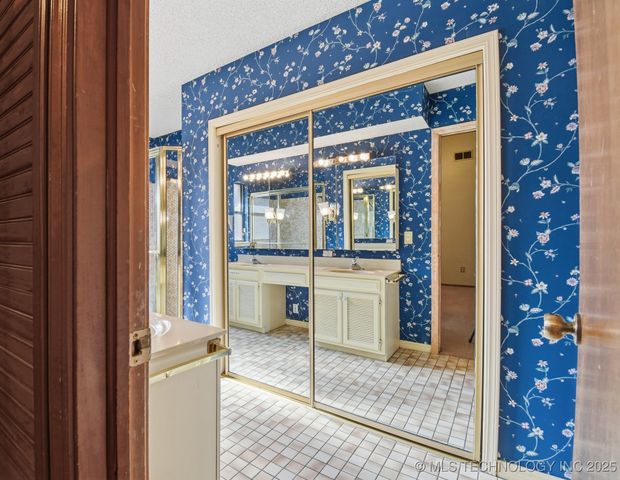 6526 S 111th East Avenue, Tulsa, OK 74133