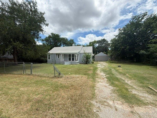 2404 Fairway Drive, Fort Worth, TX 76119