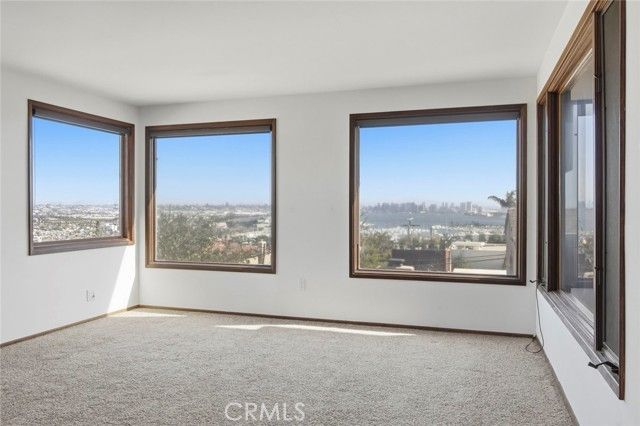 3320 Hill, San Diego, CA 92106