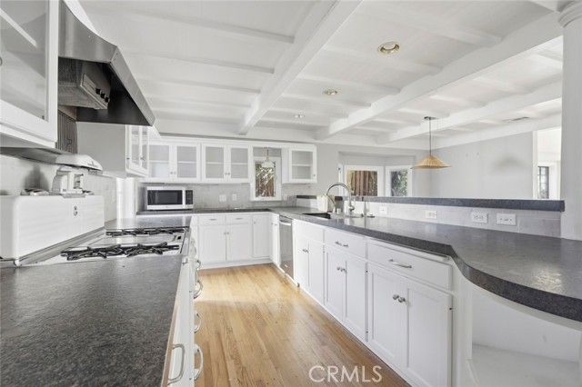 3320 Hill, San Diego, CA 92106