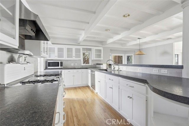 3320 Hill, San Diego, CA 92106