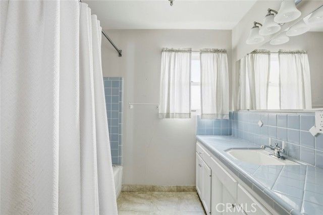 3320 Hill, San Diego, CA 92106