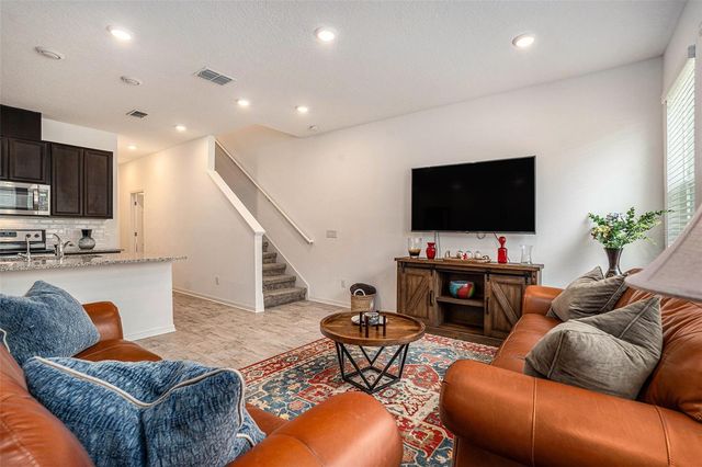 1105 LADY GOULDIAN COURT, Tampa, FL 33613