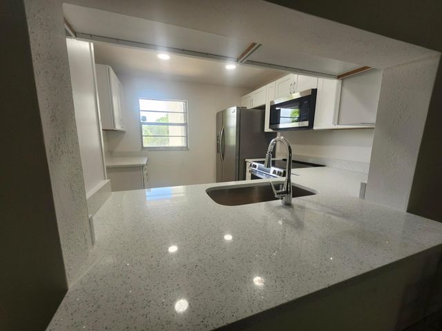 330 NE 26th Avenue 202, Boynton Beach, FL 33435