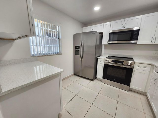 330 NE 26th Avenue 202, Boynton Beach, FL 33435