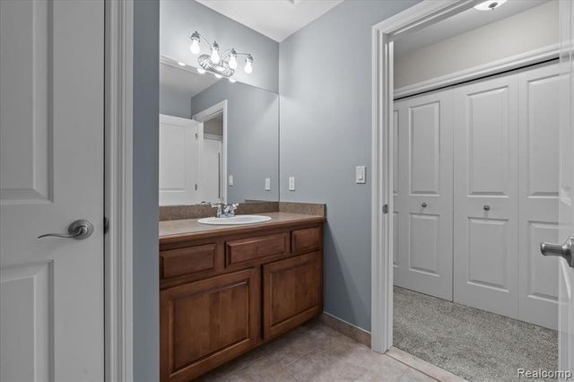 10511 Stoney Point Drive, South Lyon, MI 48178