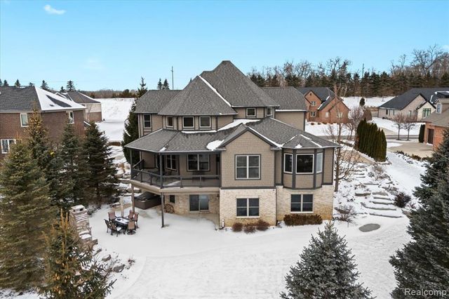 10511 Stoney Point Drive, South Lyon, MI 48178