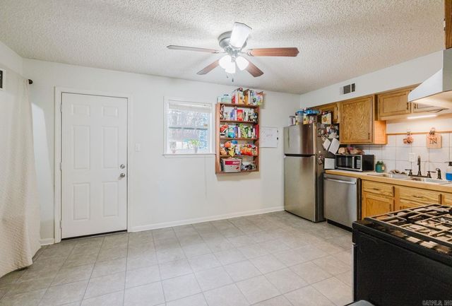 2500 Carywood Drive, Bryant, AR 72022