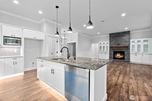 6301 Cooper Point Road NW, Olympia, WA 98502