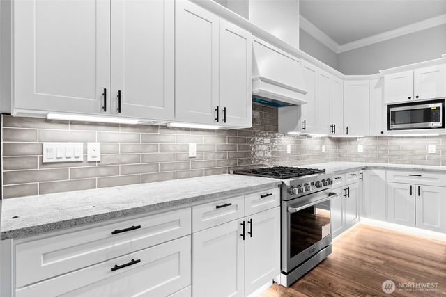 6301 Cooper Point Road NW, Olympia, WA 98502