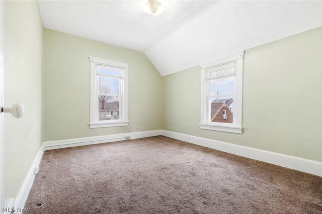 2112 Iris Court NW, Canton, OH 44709