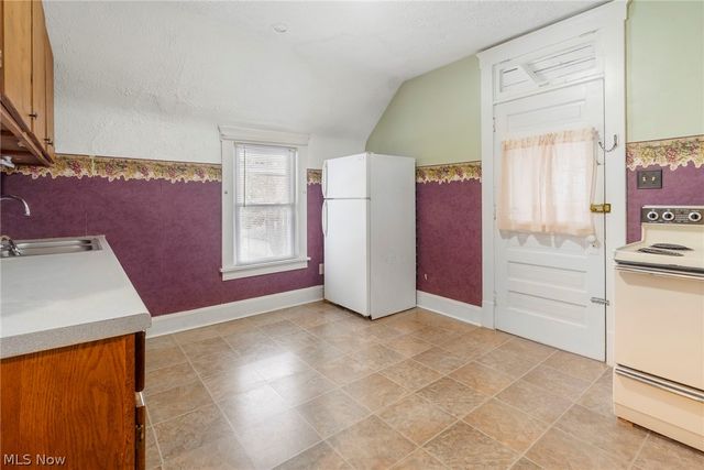 2112 Iris Court NW, Canton, OH 44709