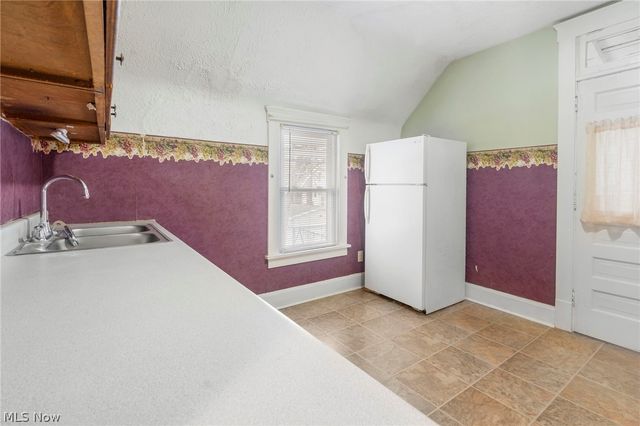 2112 Iris Court NW, Canton, OH 44709