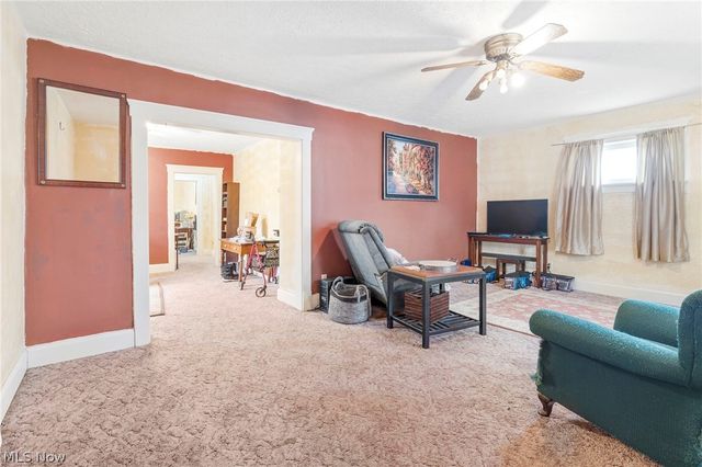 2112 Iris Court NW, Canton, OH 44709