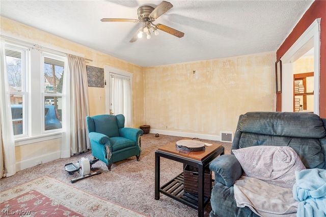 2112 Iris Court NW, Canton, OH 44709