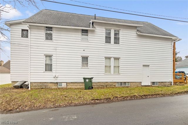 2112 Iris Court NW, Canton, OH 44709