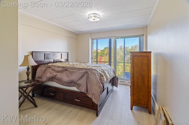 8300 Jefferson E, Detroit, MI 48214