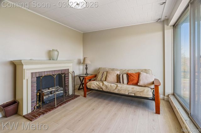 8300 Jefferson E, Detroit, MI 48214