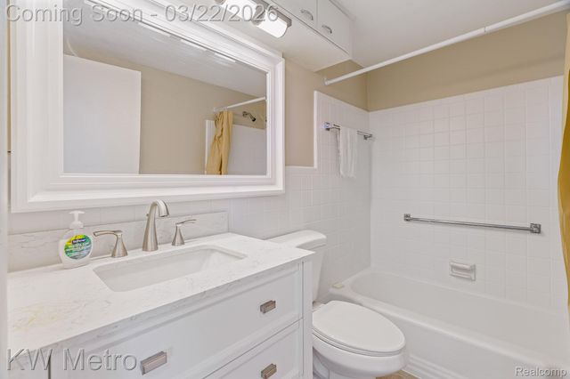 8300 Jefferson E, Detroit, MI 48214