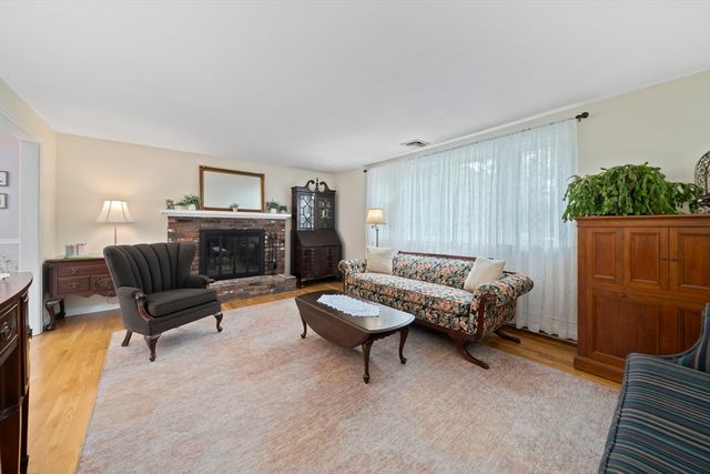 119 Hall Dr, Norwell, MA 02061
