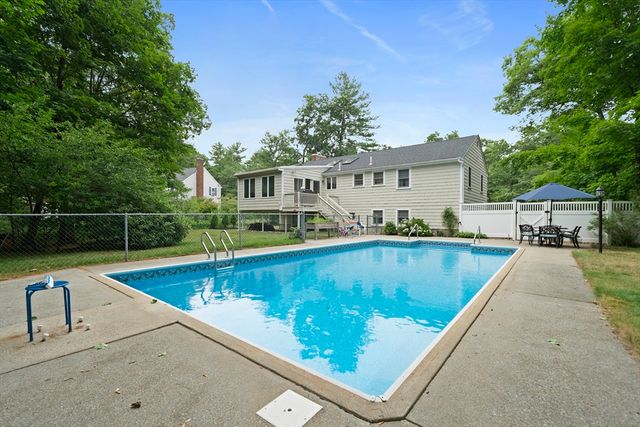 119 Hall Dr, Norwell, MA 02061