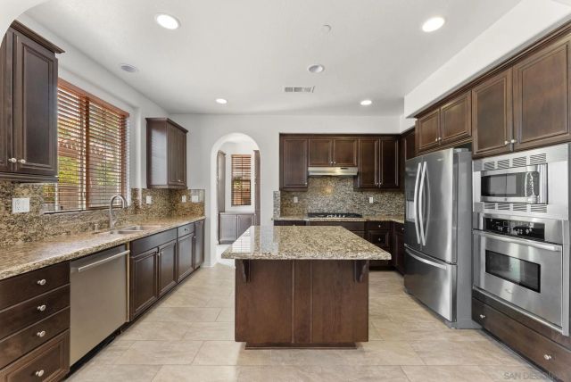 10449 Monterey Ridge Dr, San Diego, CA 92127