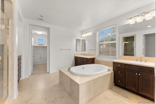 10449 Monterey Ridge Dr, San Diego, CA 92127
