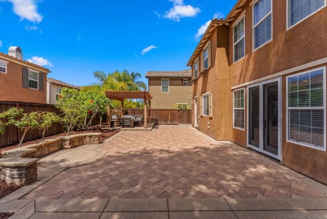 10449 Monterey Ridge Dr, San Diego, CA 92127