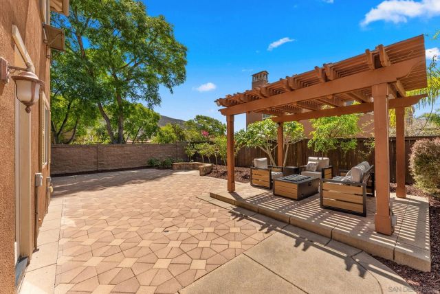 10449 Monterey Ridge Dr, San Diego, CA 92127