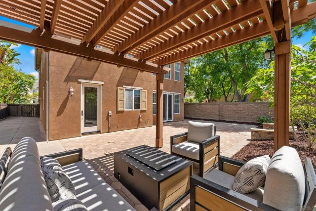 10449 Monterey Ridge Dr, San Diego, CA 92127