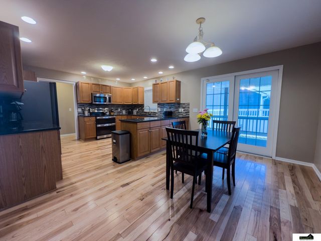 6411 Saline Drive, Lincoln, NE 68504