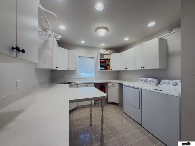 6411 Saline Drive, Lincoln, NE 68504