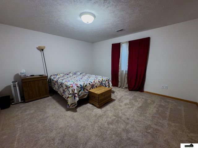 6411 Saline Drive, Lincoln, NE 68504
