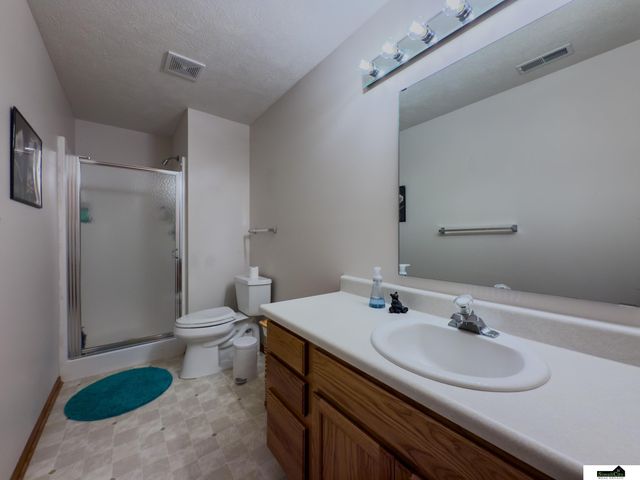 6411 Saline Drive, Lincoln, NE 68504