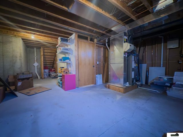 6411 Saline Drive, Lincoln, NE 68504